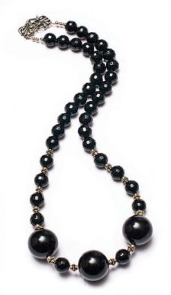 Beautiful Rossini Necklace in onyx and antiqued silver