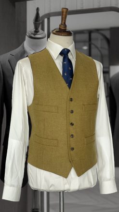 Gurteen and Abraham Moon: best price for heritage style in 100% wool woven by Abraham Moon in Yorkshire: beautifully tailored: last remaining sizes at exceptional Club price - Image 4