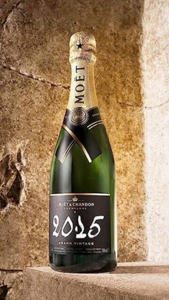 The exceptional Möet & Chandon Grand Vintage 2015 Extra Brut Champagne: Platinum Medal and 97/100 points in the Decanter World Wine Awards among a string of accolades: case of six bottles delivered