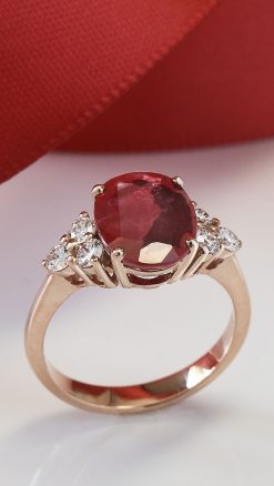 La Flamme Carmine: 3.20-Carat Natural Ruby with Diamond Accents, Set in 18ct Yellow Gold: A Jewel of Passion and Refinement: Hand-Crafted in Hatton Garden - Image 3